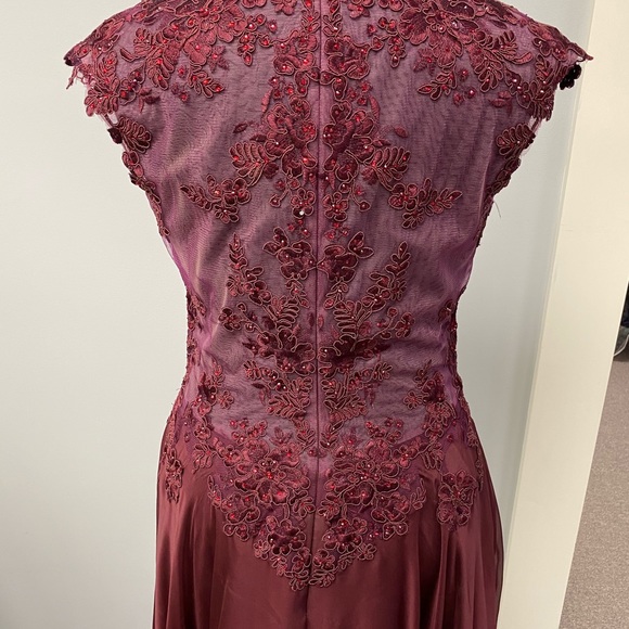 Prom / Formal Dress - Picture 4 of 4